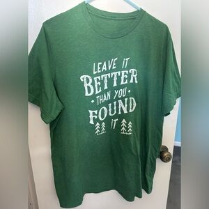 Women’s t-shirt size XL in shade green